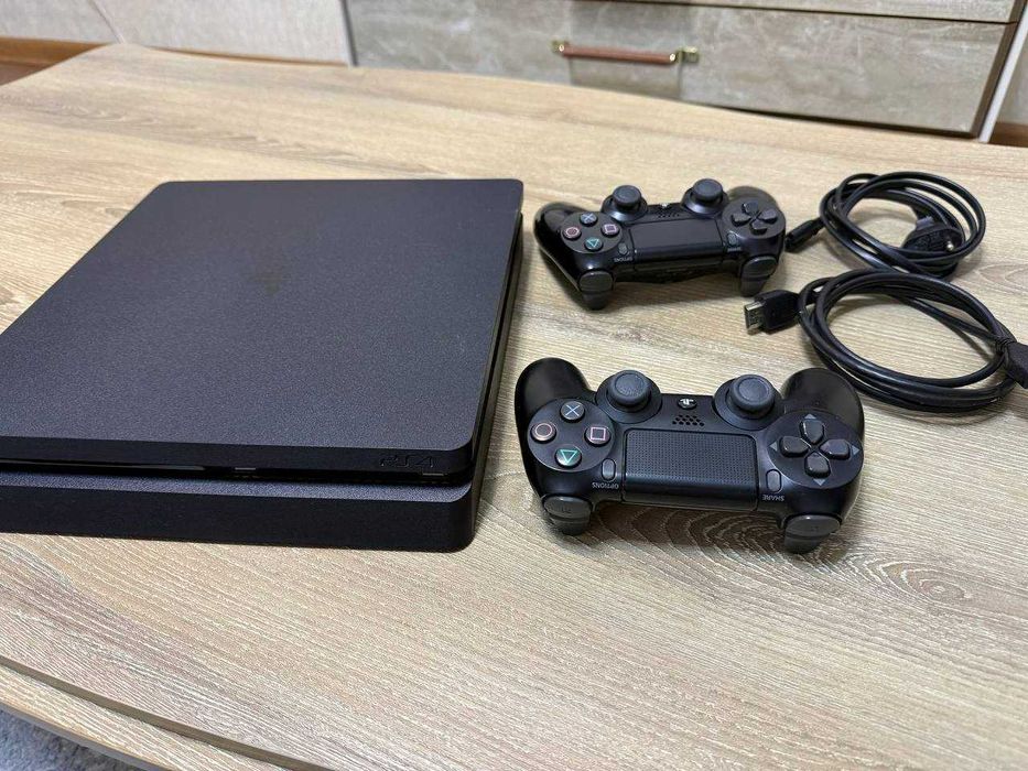 PS4 Slim 1TB + 2 оригинальных джойстика