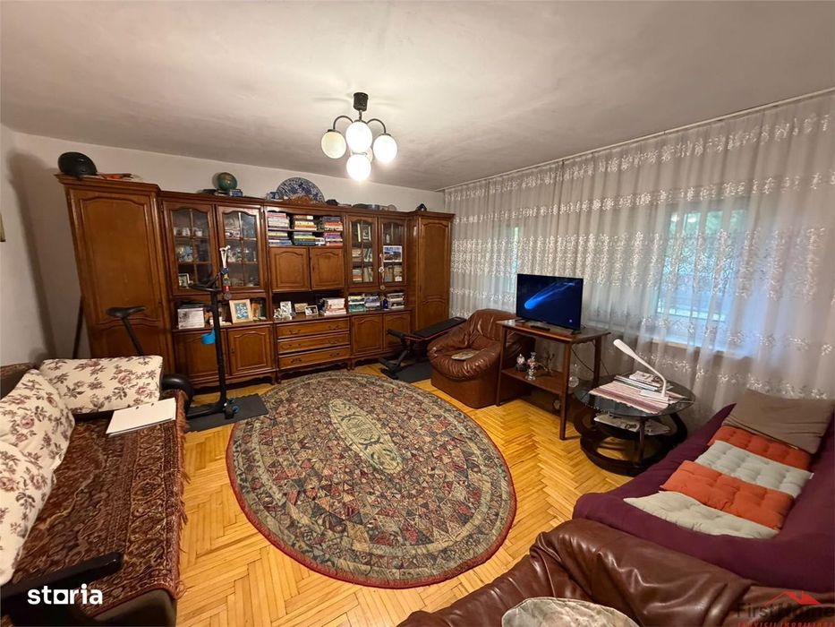 Apartament 4 camere, parter, 94mp, zona Politie - Lupeni