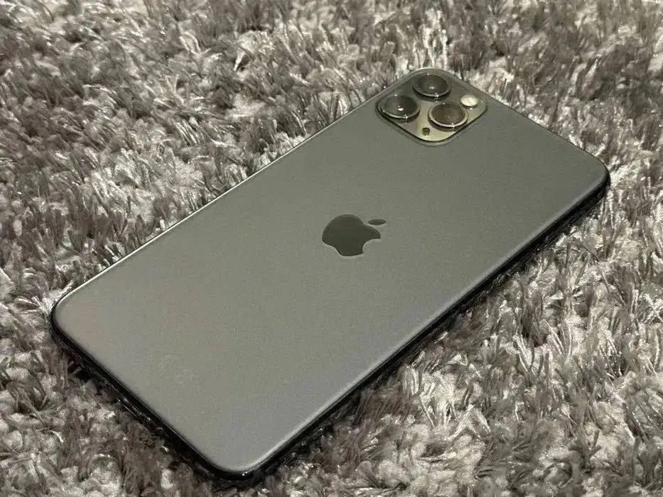 Iphone 11 PRO MAX - 256GB КАТО НОВ!