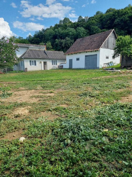Vand casa plus teren de 25 ari