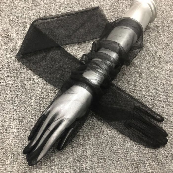 дълги ръкавици от тюл