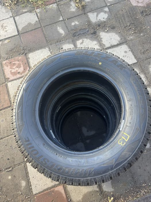 Зимние автошины 185/65R14 BRIDGESTONE.