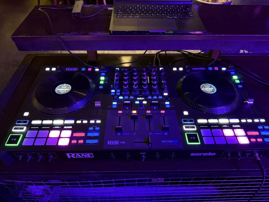 Rane Four контроллер