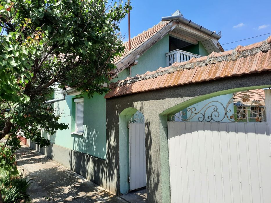 Casa  de  vanzare