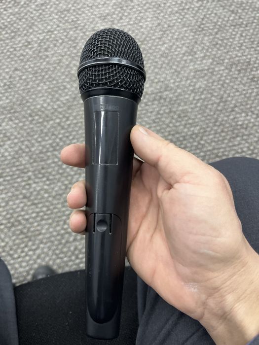 Microfon wireless AKG SR400