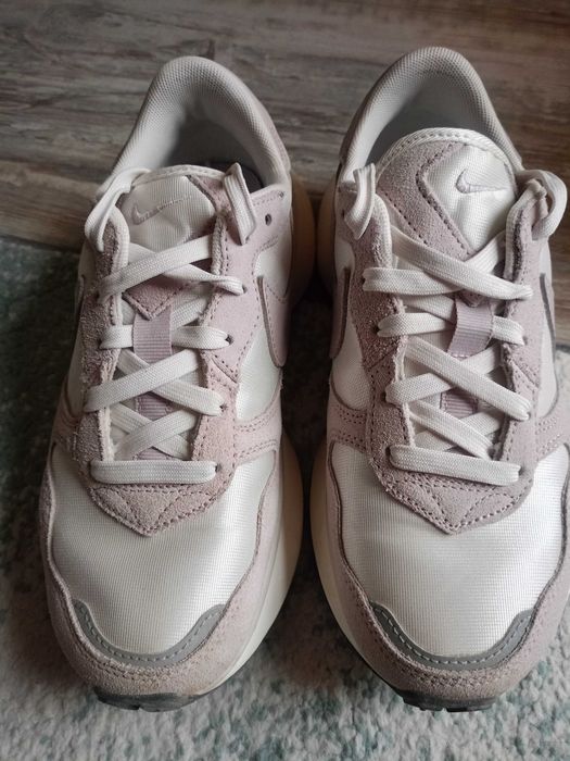 Дамски маратонки Nike