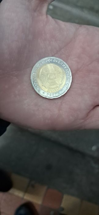 Монета 200 тенге