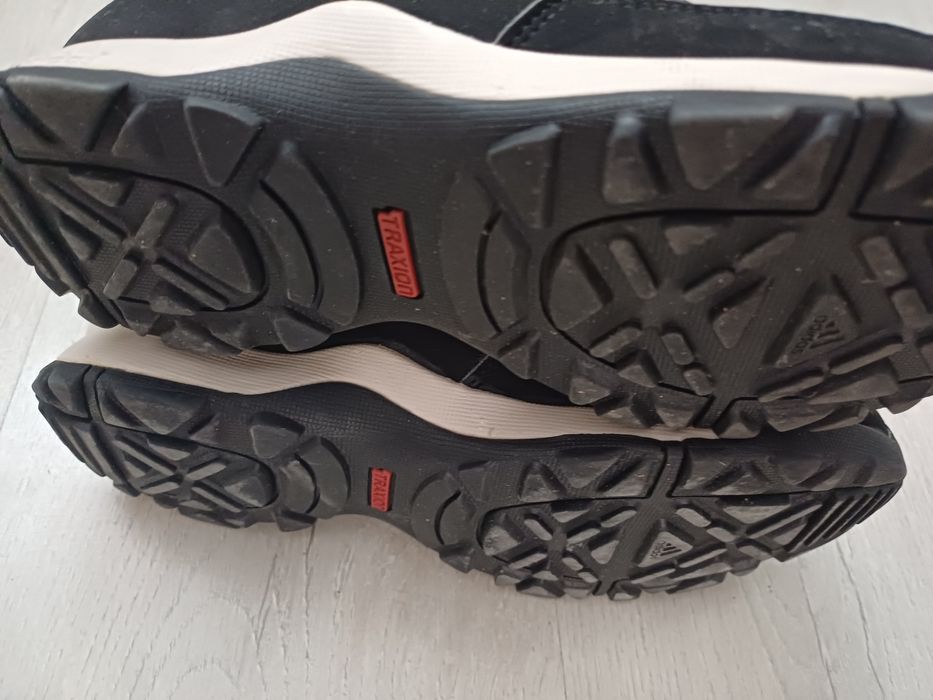 Зимни обувки Adidas climaheat