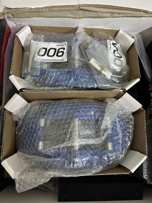 Kit frane Vmaxx NU BREMBO 4 pot disc 330mm