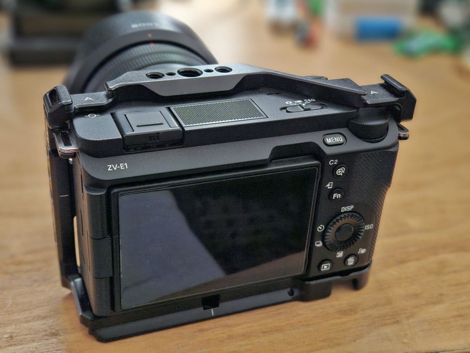 Vand Sony ZV-E1 cu/fara obiectiv 10-20mm PZ F4 constant, seria G