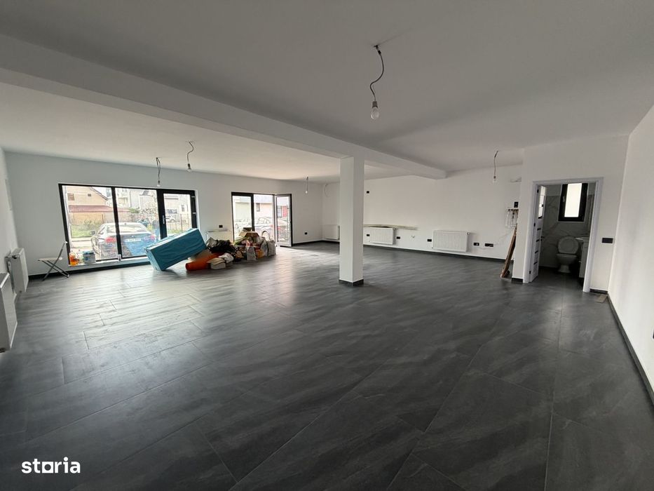 Spatiu comercial 100mp cu 2 locuri de parcare/ imobil nou de 2 etaje