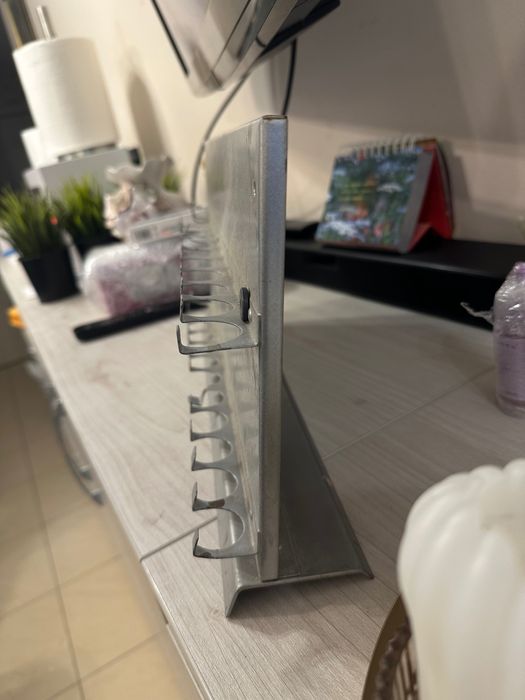 Стойки за лакове