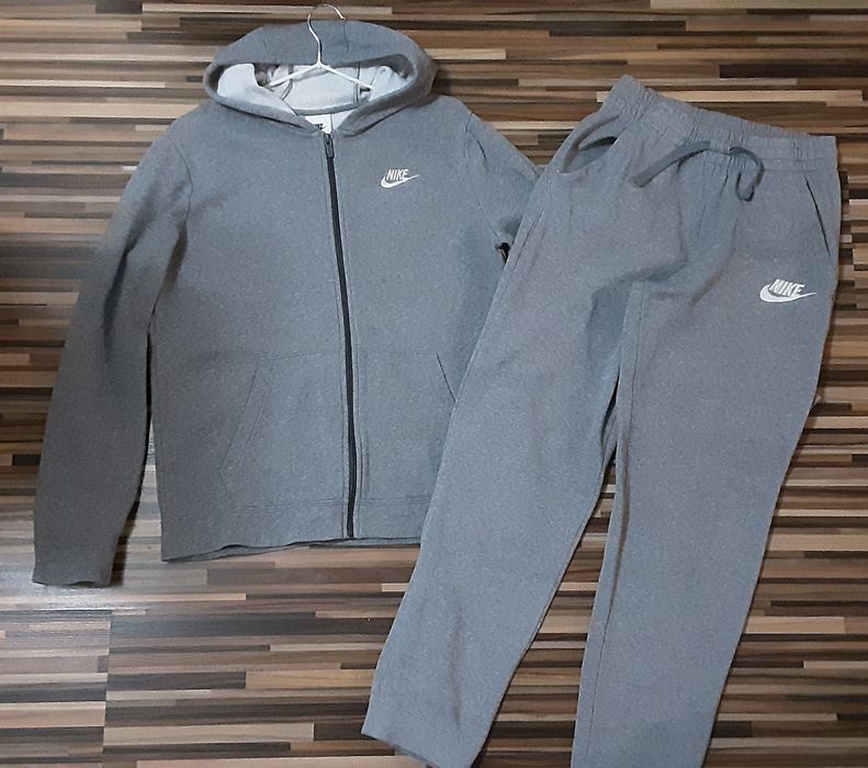 (S)NIKE PRO оригинални клинове (40лв) екип(99лв) и блуза(59лв)