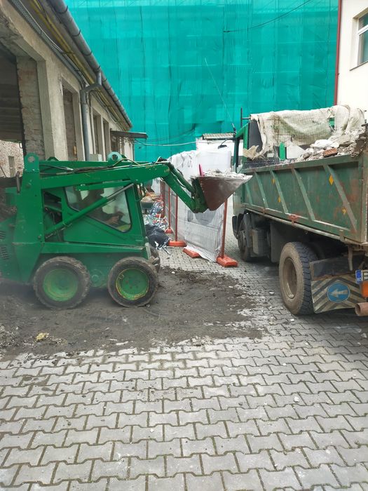 Inchriem utilaje pentru constructii
