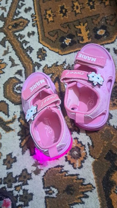 Детскиии сандали