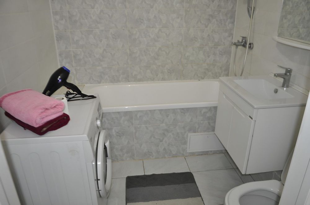 Кв по суточно  левый берег