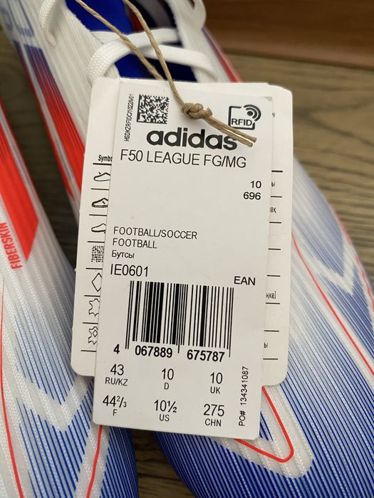 Продам бутсы, новые ,оригинал
