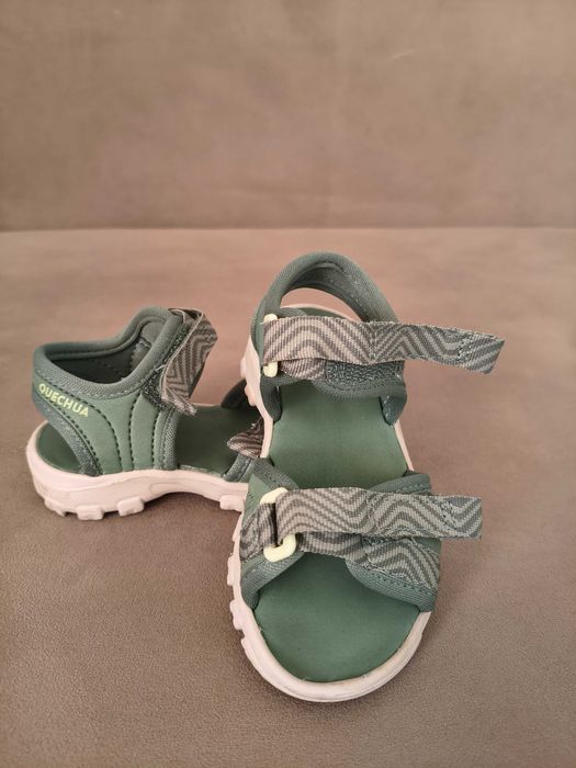 Vând încălțăminte băiețel in stare foarte buna,aproape noi