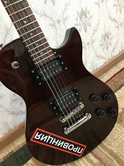 Электро-гитара Washburn
