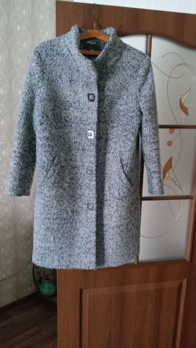 Продам пальто женское осеннее