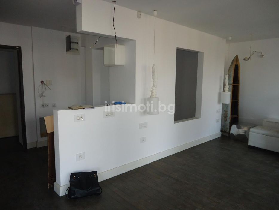 Продава се Двустаен апартамент в София, Изток - 70 кв.м за 2058 €/кв.м - Снимка #1