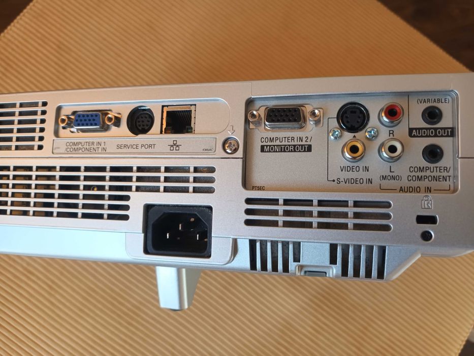 Видеопроектор SANYO