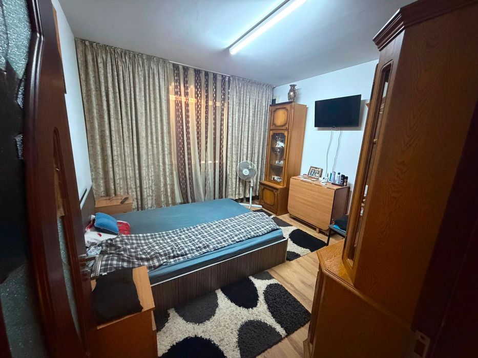 Vând casa În Bresti