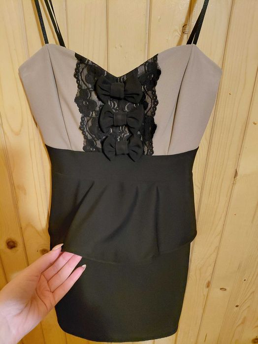 Рокля в черно и бежаво