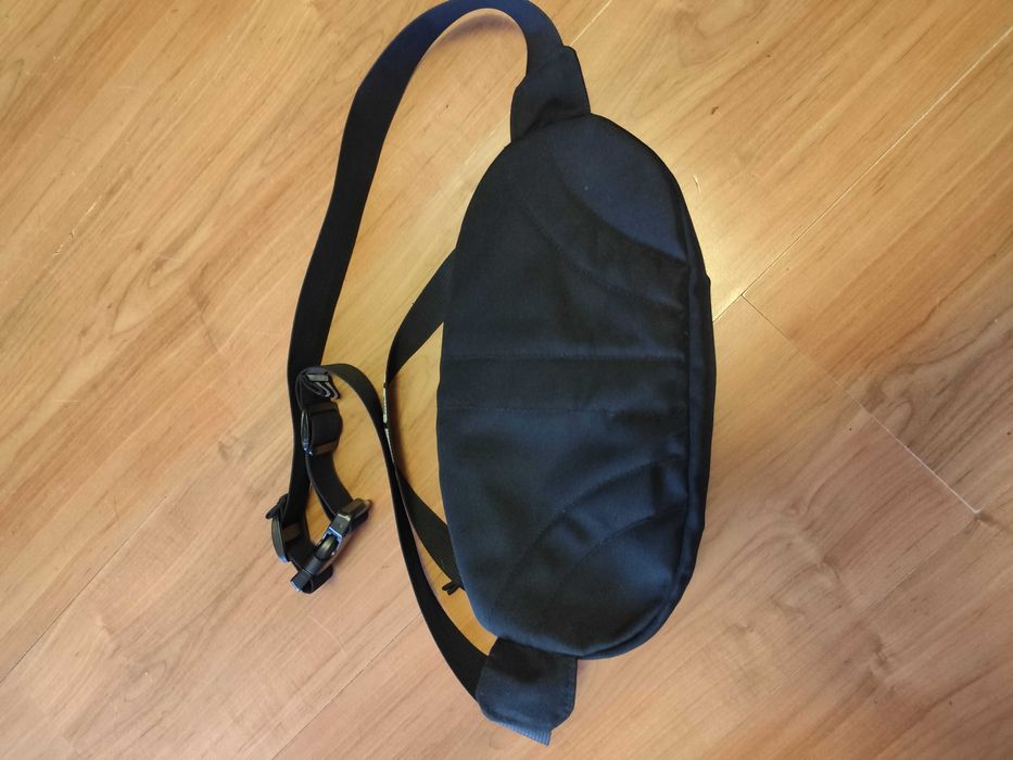 Мъжка спортна чанта тип банан Supreme