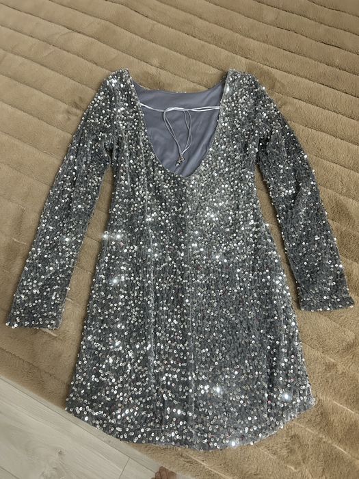 Продам женские платья