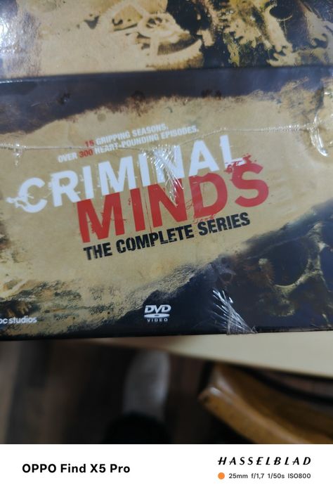 Vând seria completă Criminal Minds