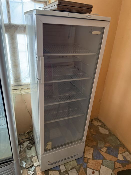 Витренный холодильник срочно!!!