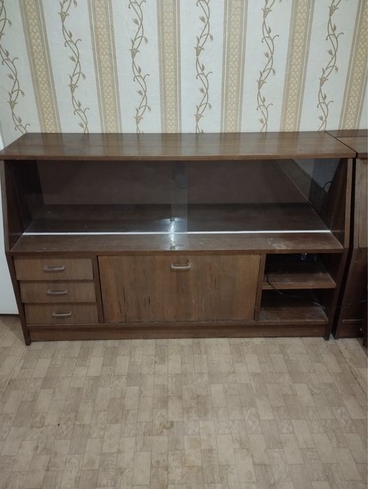 Спалня с масажиращ матрак + голям гардероб + шкаф