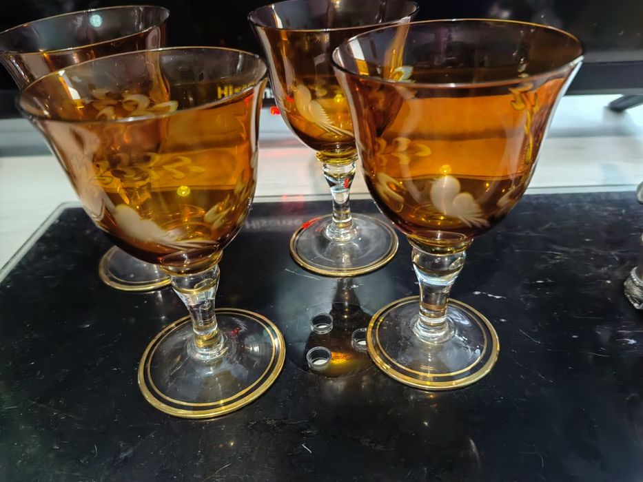 Продавам стилен български кристал