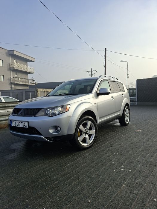 Mitsubishi outlander 2