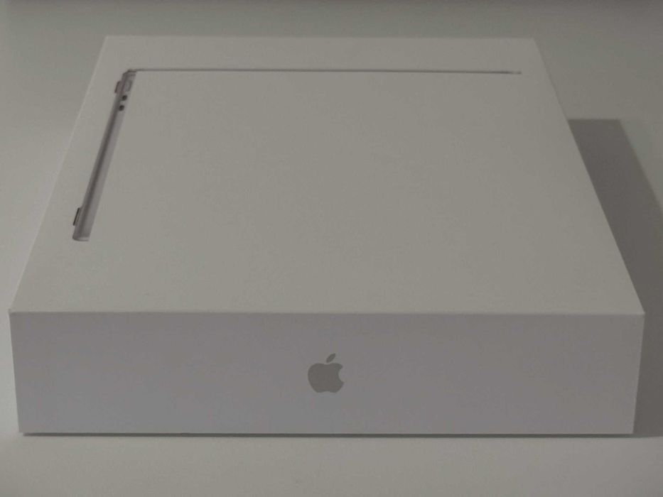 Бартер! Чисто НОВ! 1г. Гаранция! MacBook Air 13" M5 512/16GB