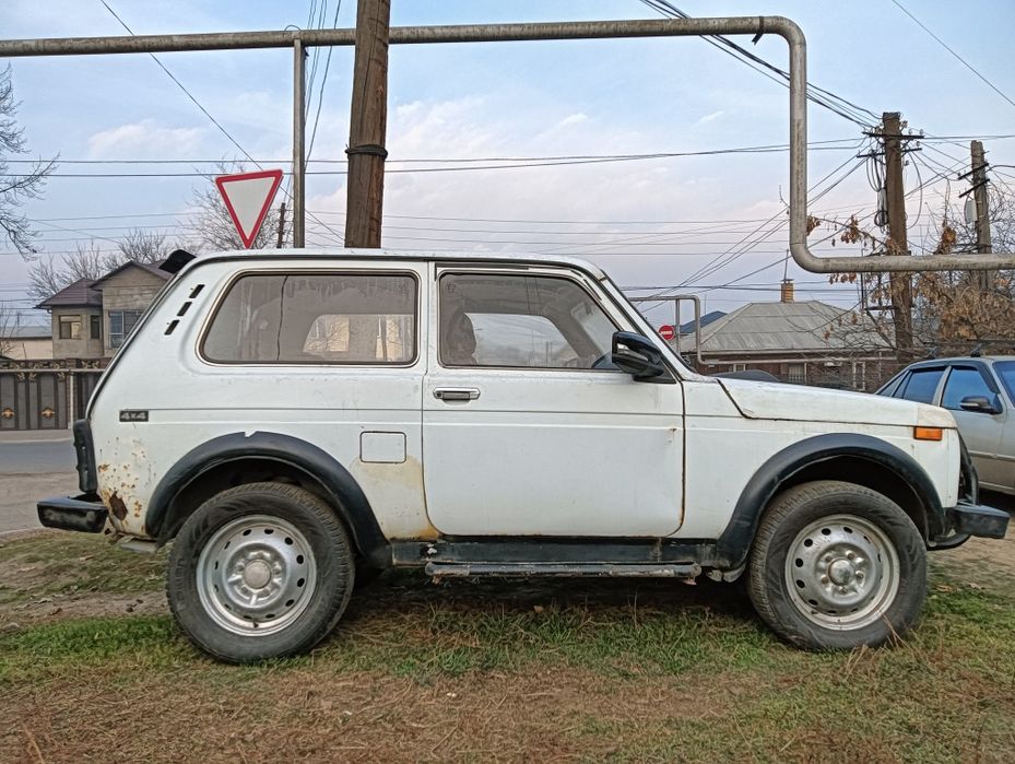 Продам Ниву . На полном ходу