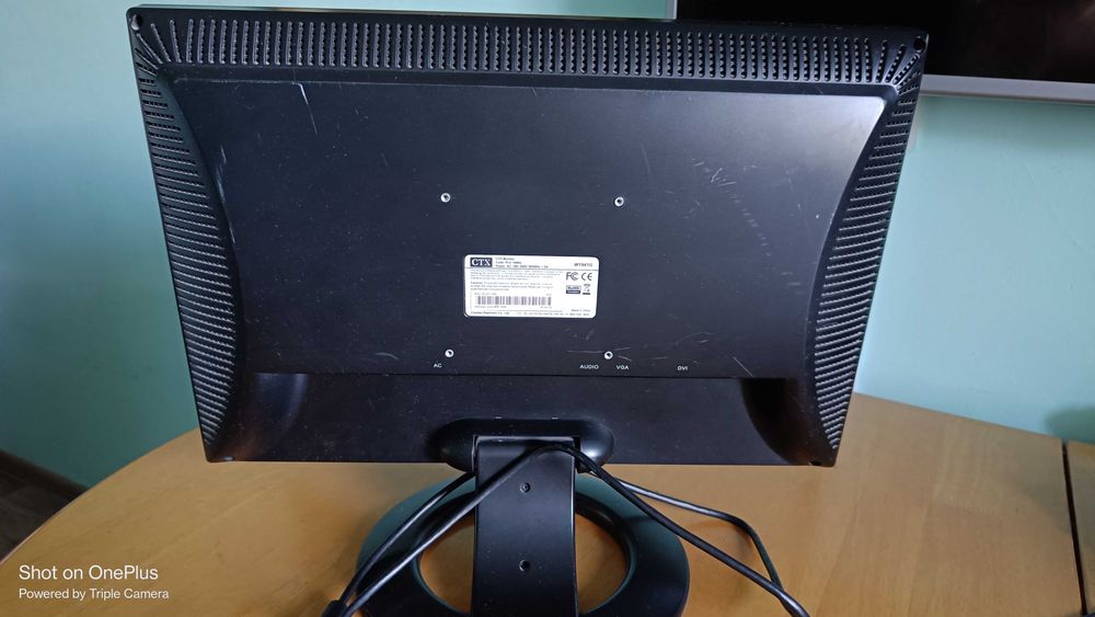 LCD монитор CTX, модель W1941G