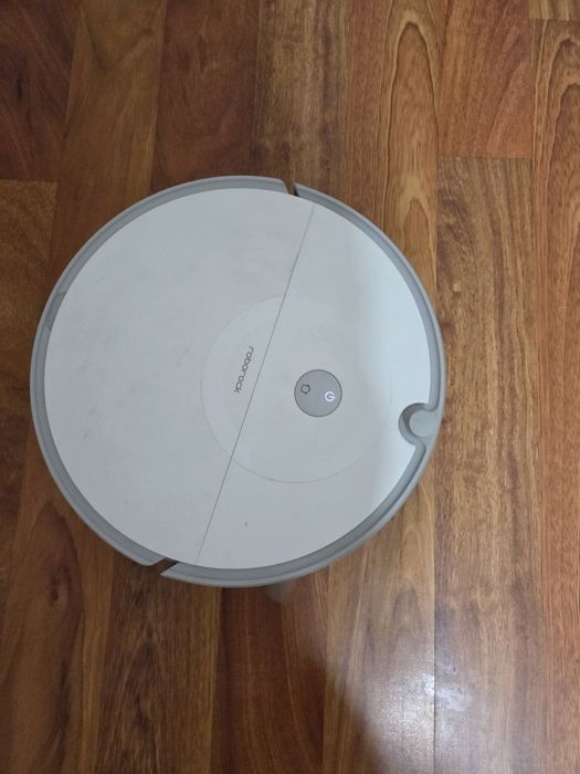 Vând aspirator Roborok E5