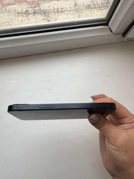 Продам айфон 13 256гб