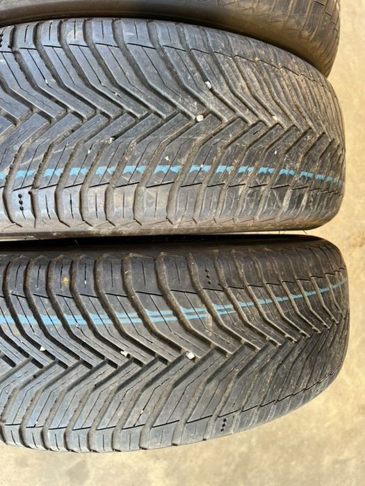vând 4 anvelope 215/65/17 Michelin allseazon foarte bune