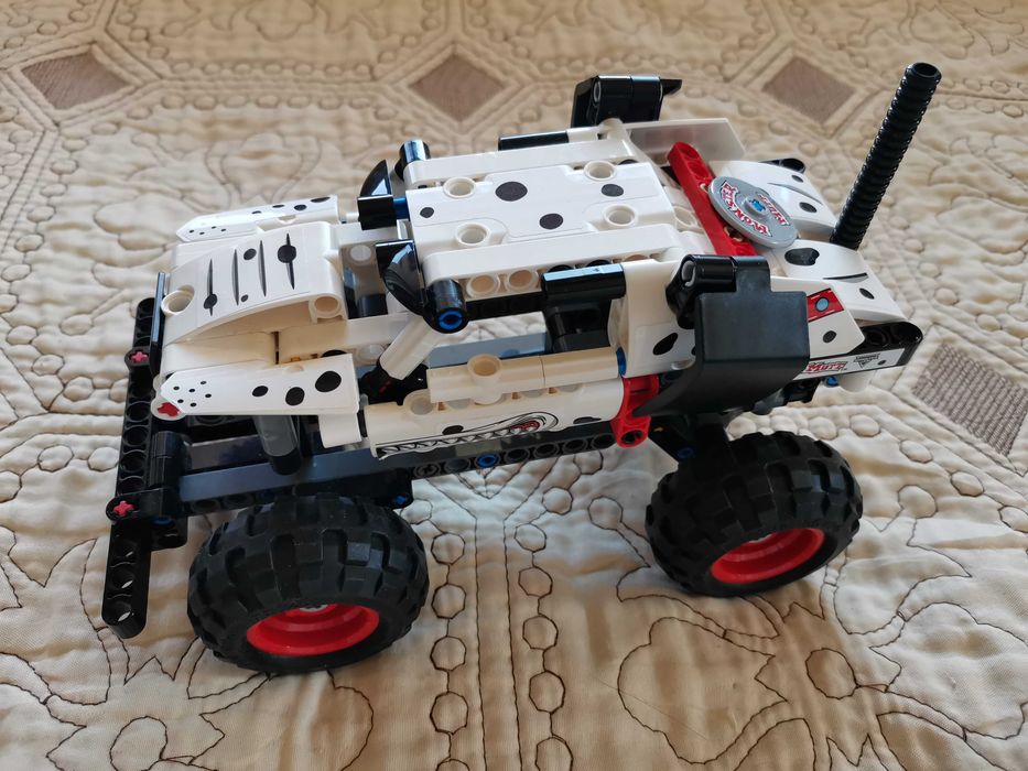 LEGO Technic Monster Jam Monster Mutt далматинец - 42150.