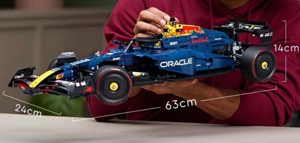 Конструктор лего Формула-1 Red Bull, подарок на Новый год.