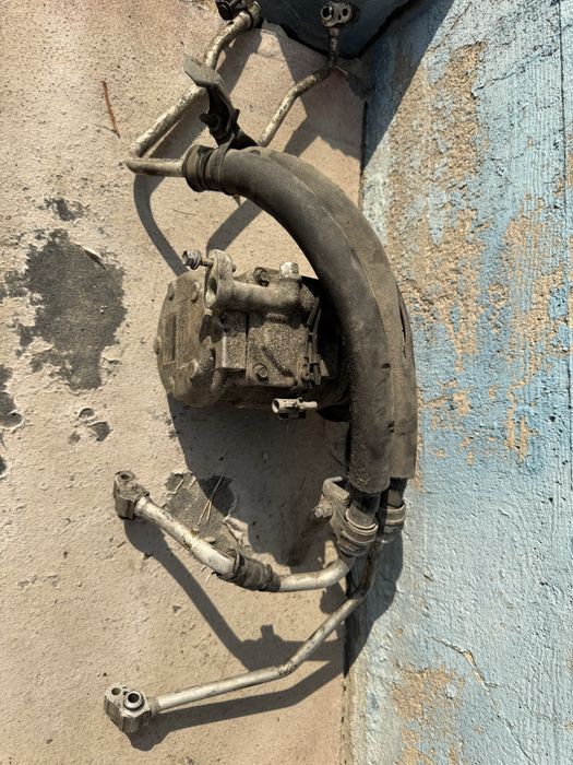 Компрессор кондиционера Toyota Hiace