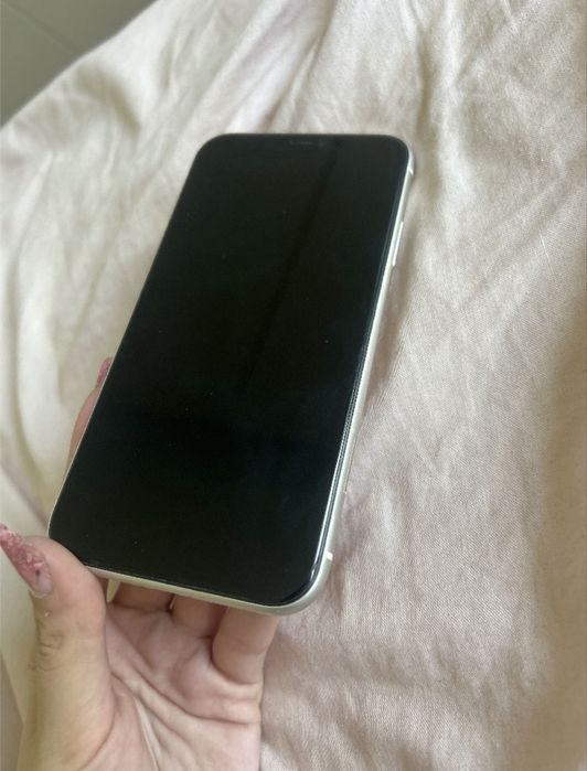 Vand iphone 11 impecabil