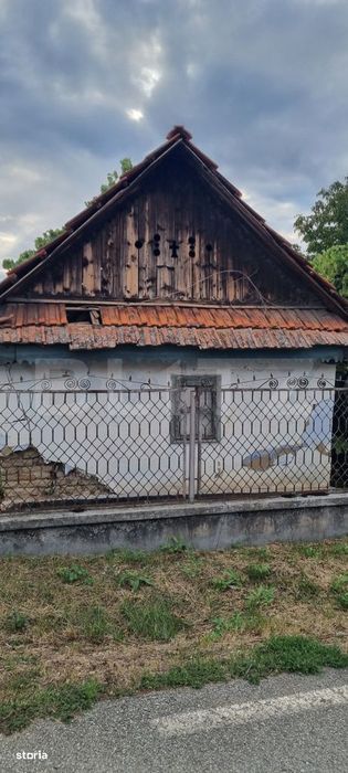 Casa cu doua corpuri