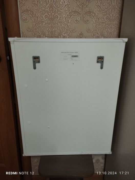 Продам шкаф зеркало в ванну