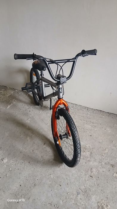 Bicicleta BMX roti pe 20