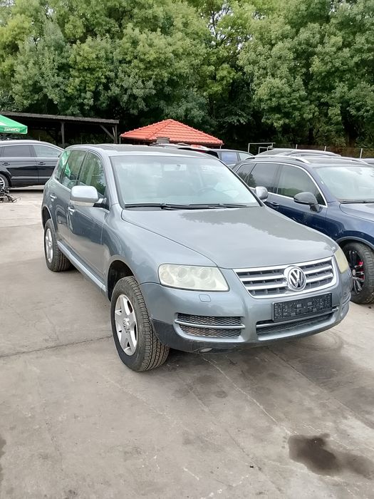 VW Touareg 2.5 ,174 к.с. , ръчка,60 броя на части