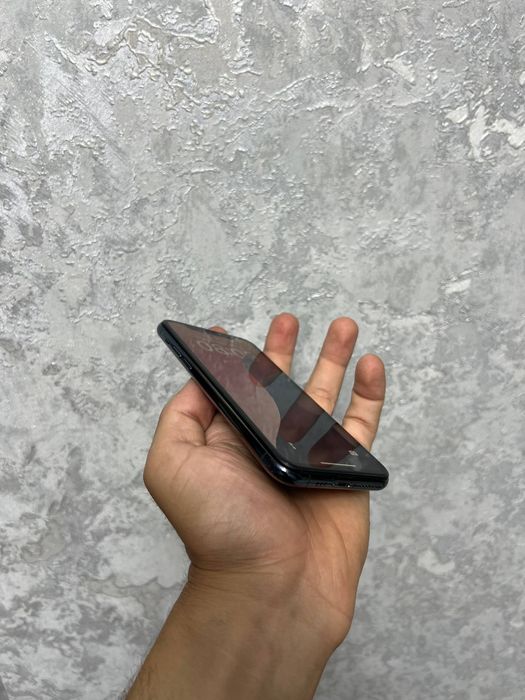 Iphone 11 pro          ..